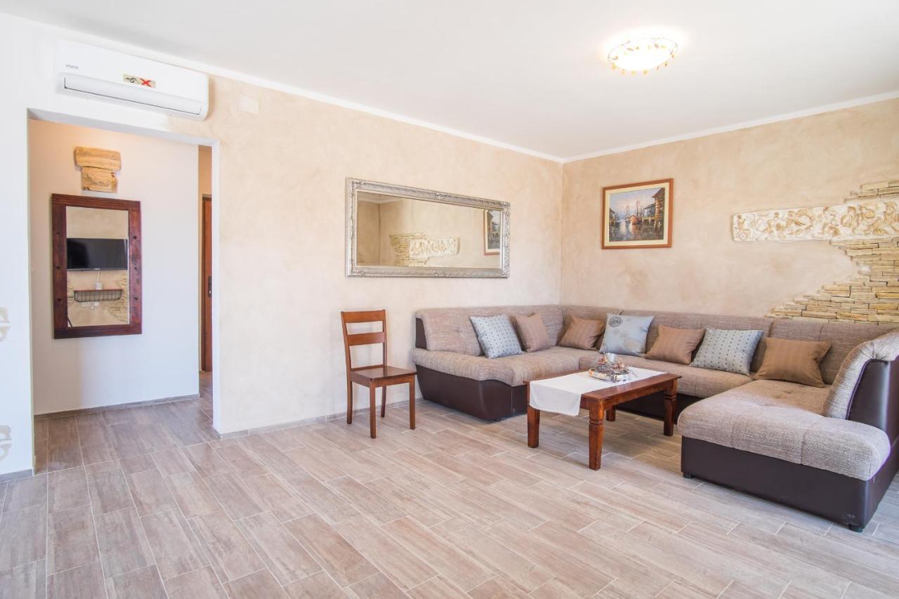 Villa Dijana West Linardici Luaran gambar